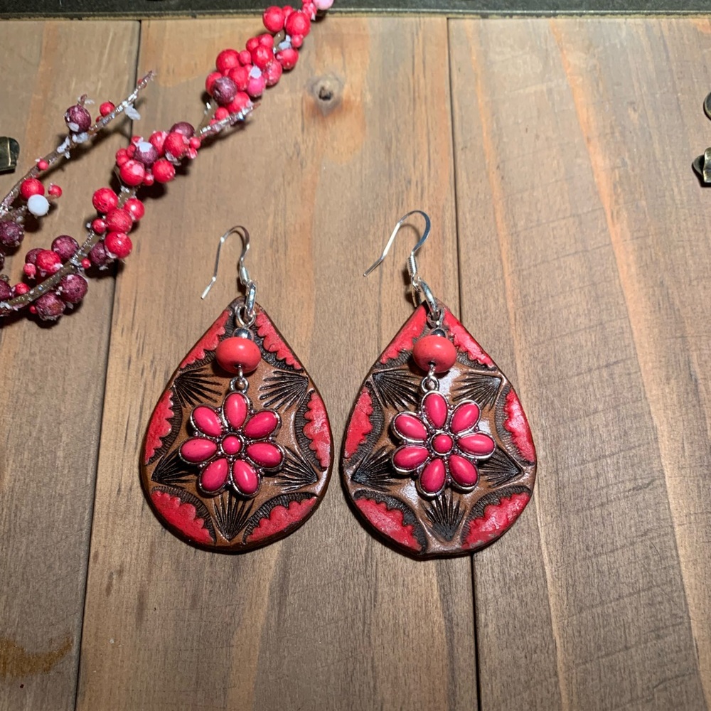 Tooled leather with fuchsia pink flowers